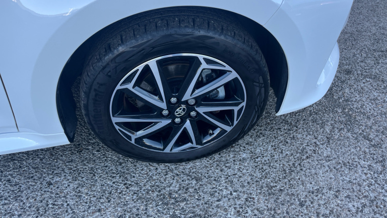 Toyota Yaris 1.5 Hybrid Design 5dr CVT Hybrid Hatchback